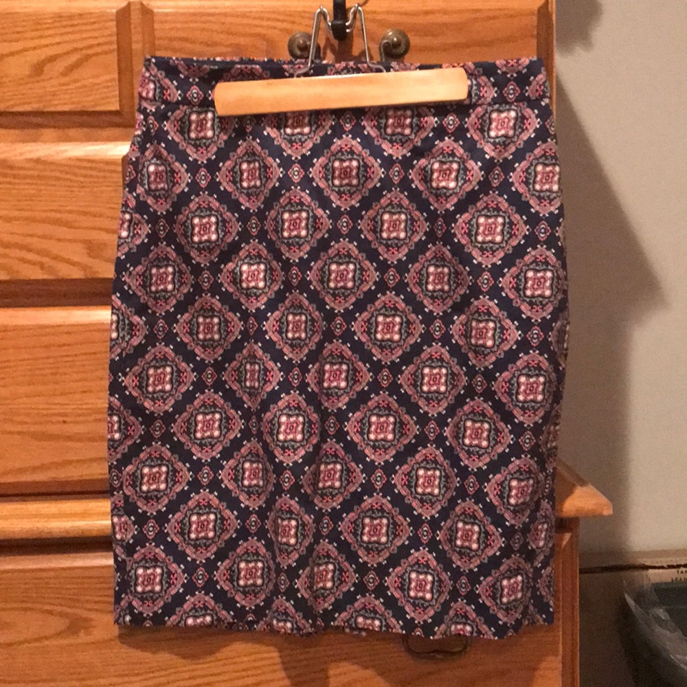 Must go! JCrew Factory Paisley Pencil Skirt Size 2